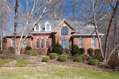4229 Saddlewood Forest Dr, Winston Salem, NC 27106