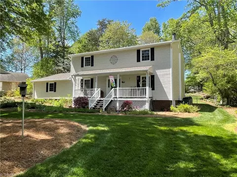 3866 Creekview Dr, Trinity, NC 27370