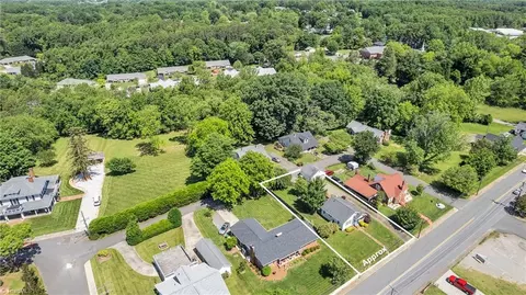 View/Area - 307 Key St S, Pilot Mountain, NC 27041 photo 4 of 4
