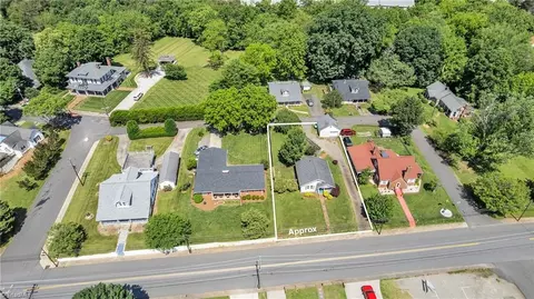 View/Area - 307 Key St S, Pilot Mountain, NC 27041 photo 3 of 4