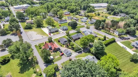 View/Area - 307 Key St S, Pilot Mountain, NC 27041 photo 1 of 4