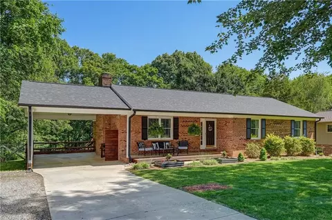 3005 Cedar Creek Dr, Kernersville, NC 27284