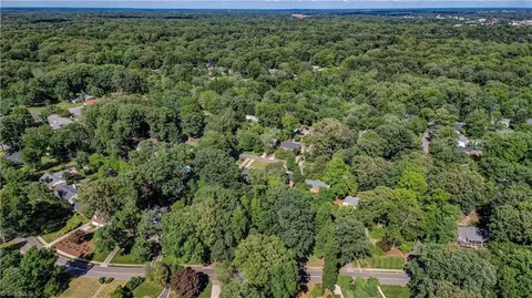 4204- B Henderson Rd, Greensboro, NC 27410