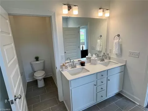 Bath - 103 Jasper Ct, King, NC 27021 photo 3 of 4
