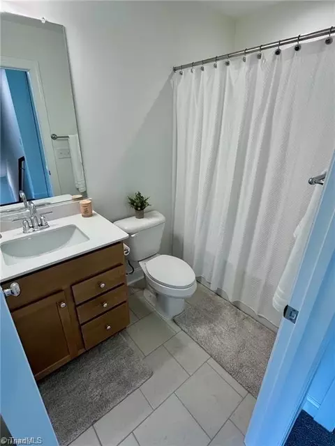 Bath - 103 Jasper Ct, King, NC 27021 photo 4 of 4