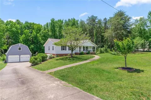 7300 Danay Dr, Kernersville, NC 27284