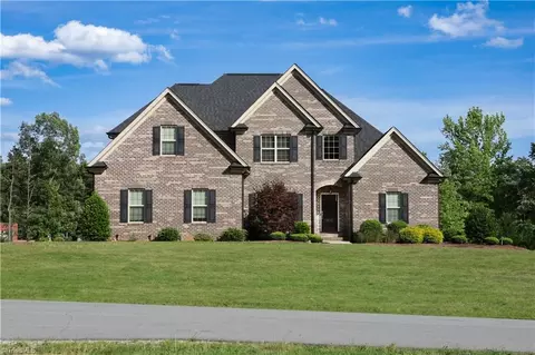 8218 Wendy Gayle Dr, Stokesdale, NC 27357