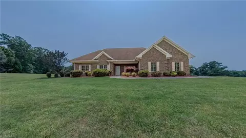 914 Bethlehem Church Rd, Eden, NC 27288
