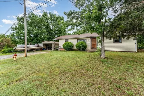 6066 Sunset View Dr, Archdale, NC 27263