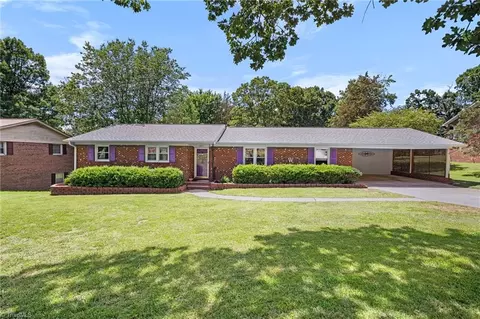 3617 Fairlane St, High Point, NC 27265