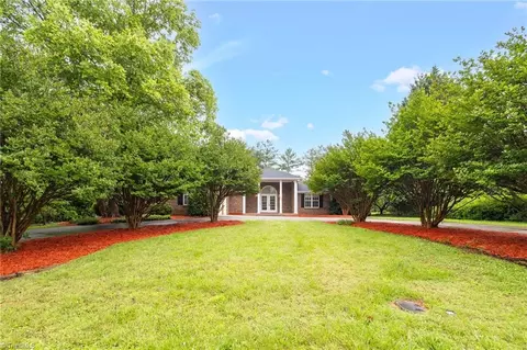 7060 Orchard Path Dr, Clemmons, NC 27012
