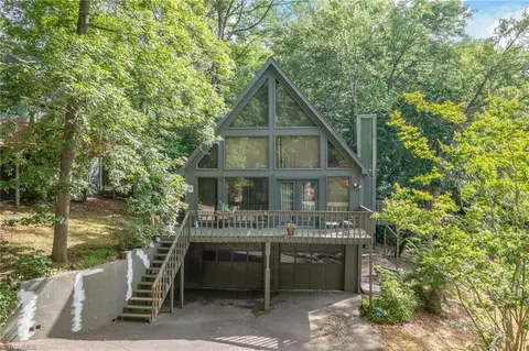 1920 Chateau Rdg, Winston Salem, NC 27103