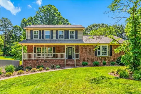 7524 Whitaker Dr, Summerfield, NC 27358