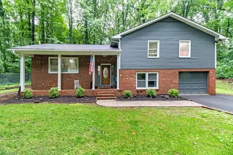 240 Creekwood Dr, Advance, NC 27006