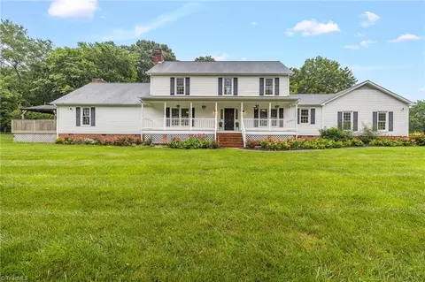 2305 Hunters Ridge Dr, Pleasant Garden, NC 27313