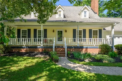 1632 Round Hill Cir, Kernersville, NC 27284