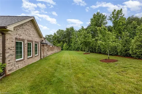 Exterior - 655 Stags Leap Ct, High Point, NC 27265 photo 6 of 8