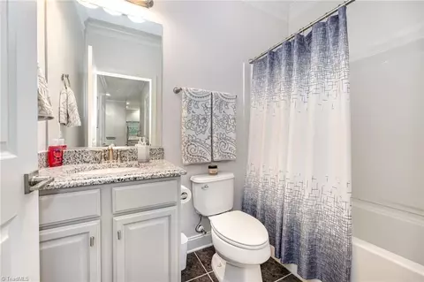 Bath - 655 Stags Leap Ct, High Point, NC 27265 photo 3 of 4
