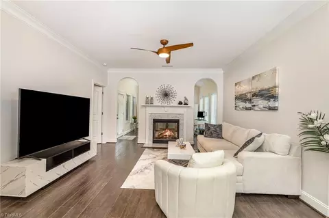 Living - 655 Stags Leap Ct, High Point, NC 27265 photo 1 of 2