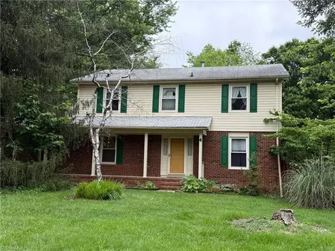 4 Frostbrook Ct, Greensboro, NC 27455