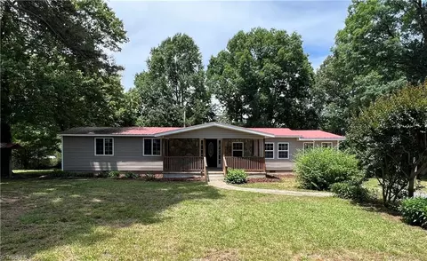 2329 Brower Mill Rd, Seagrove, NC 27341