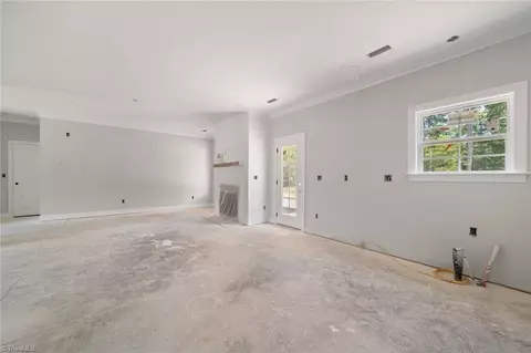 Living - 154 Enclave Dr, Clemmons, NC 27012 photo 6 of 7