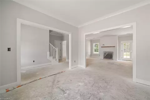 Living - 154 Enclave Dr, Clemmons, NC 27012 photo 2 of 7