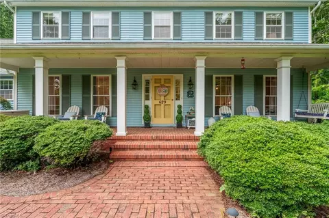 629 Chesham Dr, Kernersville, NC 27284