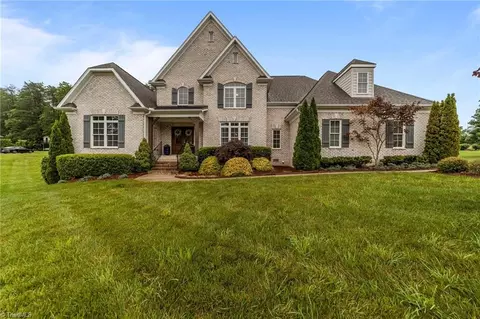 5408 Deerview Ct, Greensboro, NC 27410
