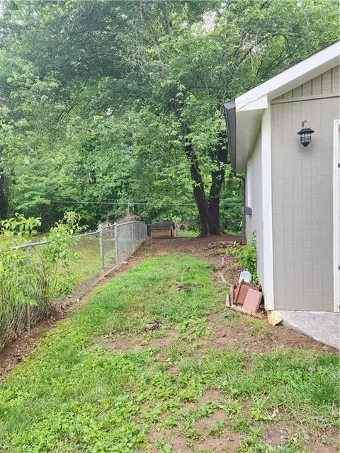 Exterior - 1129 Foxtrot Ct, King, NC 27021 photo 6 of 13