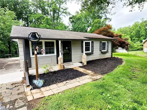 1129 Foxtrot Ct, King, NC 27021