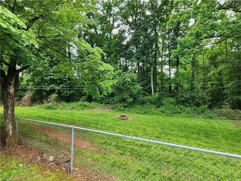 Exterior - 1129 Foxtrot Ct, King, NC 27021 photo 10 of 13