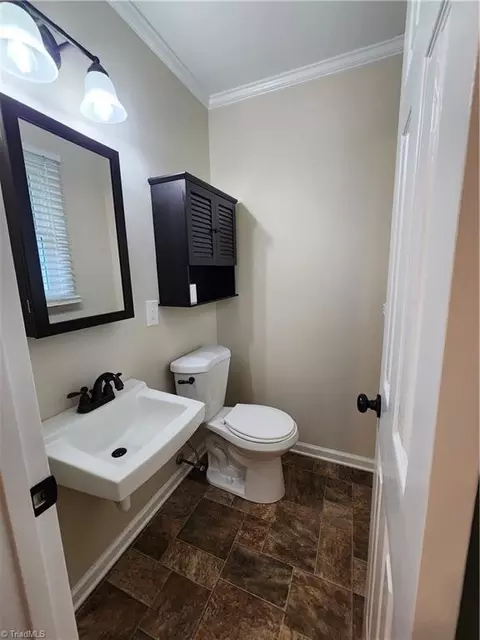 Bath - 1129 Foxtrot Ct, King, NC 27021 photo 2 of 3