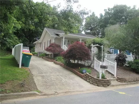 709 Sunset Ave, Madison, NC 27025