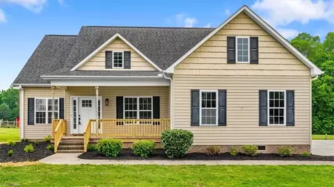 981 Farmington Rd, Mocksville, NC 27028