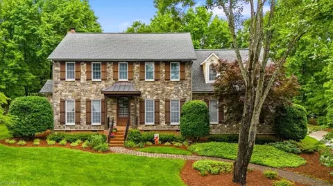 6 Yardarm Ct, Greensboro, NC 27455