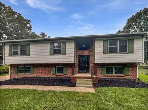 115 Wills Rd, Advance, NC 27006