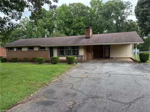 5810 Summit Ave, Browns Summit, NC 27214