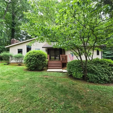 123 Forest Ct, Advance, NC 27006