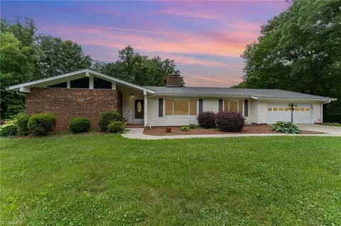 657 Spring St, Walnut Cove, NC 27052