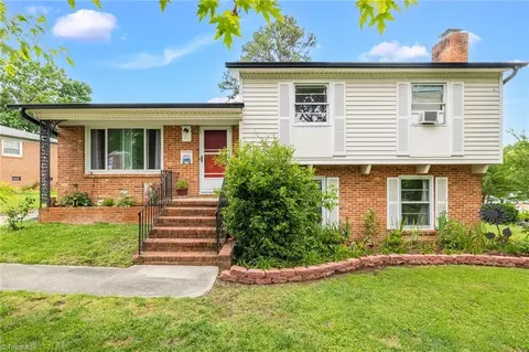 2802 Dulaire Rd, Greensboro, NC 27407