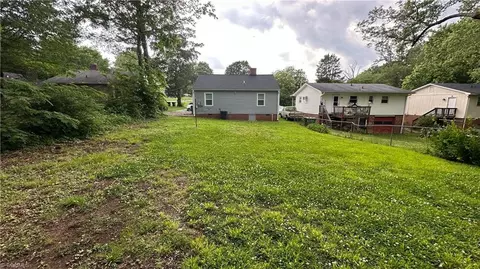 Exterior - 1004 Tabor St, High Point, NC 27262 photo 5 of 6