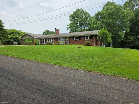 295 Pinedale Rd, North Wilkesboro, NC 28659