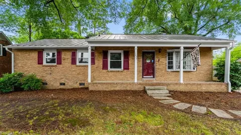 1605 Guyer St, High Point, NC 27265 photo 2