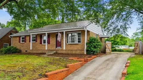 1605 Guyer St, High Point, NC 27265 photo 3