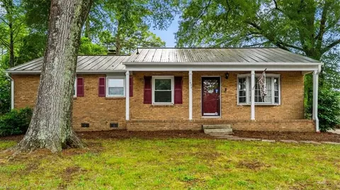 1605 Guyer St, High Point, NC 27265