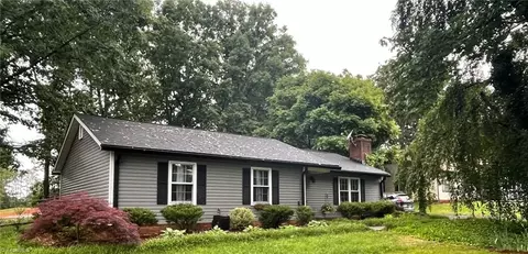 401 Turkey Hill Dr, King, NC 27021