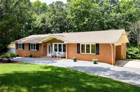 10 Echoview Cir, Lexington, NC 27292