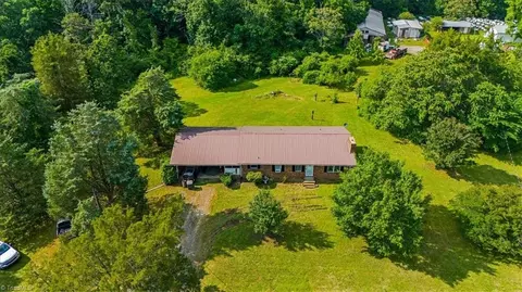 6330 Kennedy Rd, Trinity, NC 27370