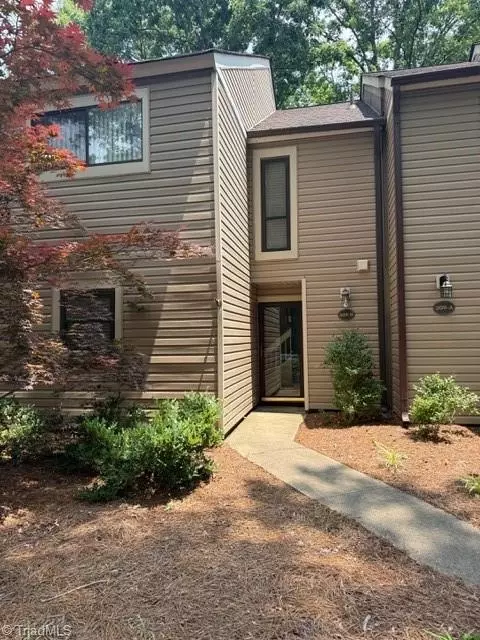 209 Village Ln #B, Greensboro, NC 27409